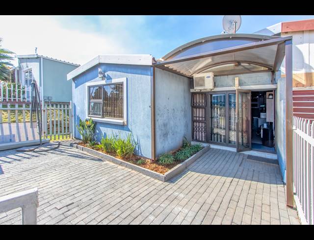 3 BEDROOM APARTMENT BLOCK FOR SALE IN RIDGEWAY